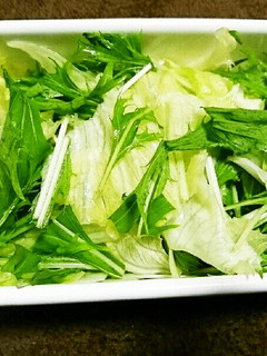 レタスと水菜のやみつきサラダ-レシピのメイン写真