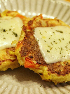 おからの炊いたんで♪おからのチーズお焼き-レシピのメイン写真