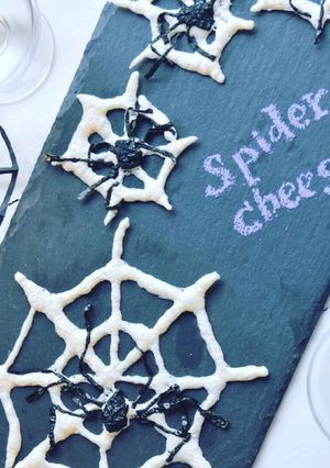 クモの巣チーズ煎餅と海苔グモ★ハロウィン-レシピのメイン写真