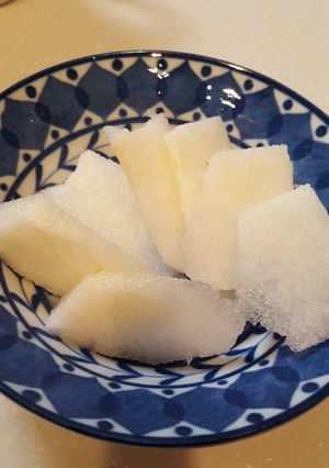 1歳半～の子供と食べる　梨の剥き方-レシピのメイン写真