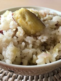 簡単✤混ぜて炊くだけサツマイモご飯♫-レシピのメイン写真