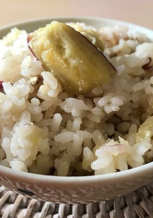 簡単✤混ぜて炊くだけサツマイモご飯♫-レシピのメイン写真