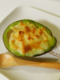 アボカドのごま味噌マヨチーズ焼き-レシピのメイン写真