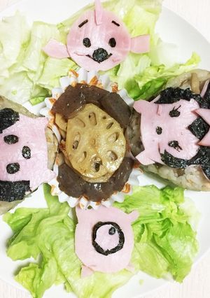 ツムツムのせの炊き込みご飯とサラダ-レシピのメイン写真