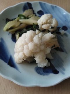 カリフラワーの赤梅酢塩漬け-レシピのメイン写真