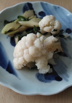 カリフラワーの赤梅酢塩漬け-レシピのメイン写真