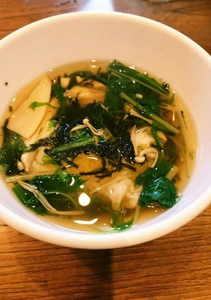簡単！水菜とキノコのお餅スープ-レシピのメイン写真