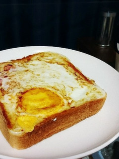 卵とベーコンのホットトースト★-レシピのメイン写真