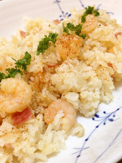 フライパンで簡単☆ご飯で作る♪えびピラフ-レシピのメイン写真