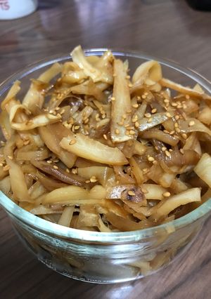 皮は冷凍してストック☆お酢で大根の皮炒め-レシピのメイン写真