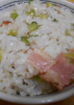 【簡単】ベーコンとかぶの葉の菜飯-レシピのメイン写真