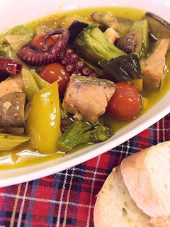 1日分の野菜1/3が取れる鮭のアヒージョ-レシピのメイン写真