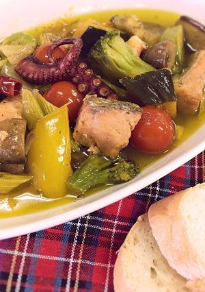 1日分の野菜1/3が取れる鮭のアヒージョ-レシピのメイン写真