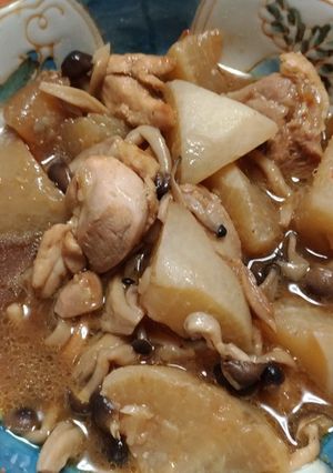 大根が美味しい季節に！大根鶏肉味噌煮込-レシピのメイン写真