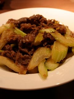 簡単♪牛肉とセロリのオイスターソース炒め-レシピのメイン写真