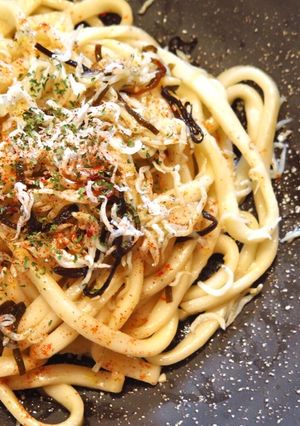 しらすと塩昆布のペペロン風焼うどん-レシピのメイン写真