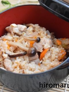 鶏肉ときのこたっぷり炊き込みご飯-レシピのメイン写真