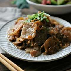 A picture of シャキシャキれんこんと豚ばら肉生姜焼き.