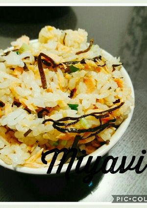 冷や飯でも♪鮭と塩昆布の混ぜご飯♡-レシピのメイン写真