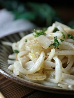 大根の皮ペペロンチーノ-レシピのメイン写真