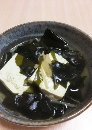 もう一品♪ワカメとお豆腐のあっさり煮物-レシピのメイン写真