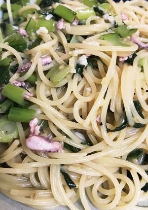 【フライパン１つで】塩辛と小松菜のパスタ-レシピのメイン写真
