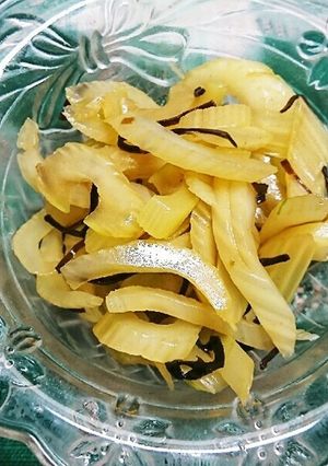 簡単☆セロリの塩昆布和え-レシピのメイン写真