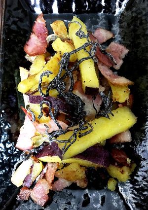 さつまいもとベーコン炒め、塩昆布添え-レシピのメイン写真