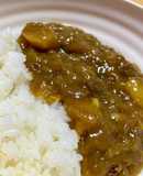 玉ねぎとじゃがいもだけのカレーライス