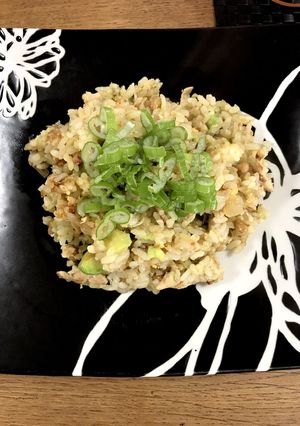 ランチに簡単！色々入れちゃえアボカド炒飯-レシピのメイン写真