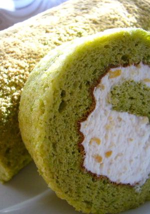 抹茶とマロンクリームのロールケーキ-レシピのメイン写真