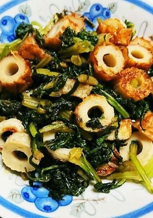 簡単☆セロリの葉と竹輪の炒め物-レシピのメイン写真