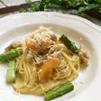 柿とアスパラガスのクリームソースパスタ