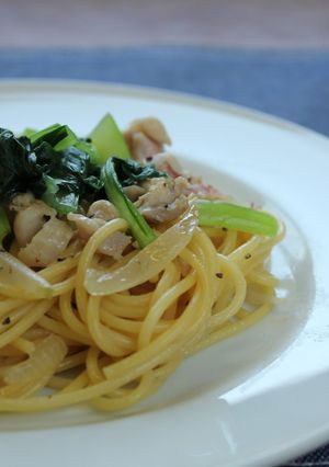 鶏肉とこまつなのスパゲッティ-レシピのメイン写真