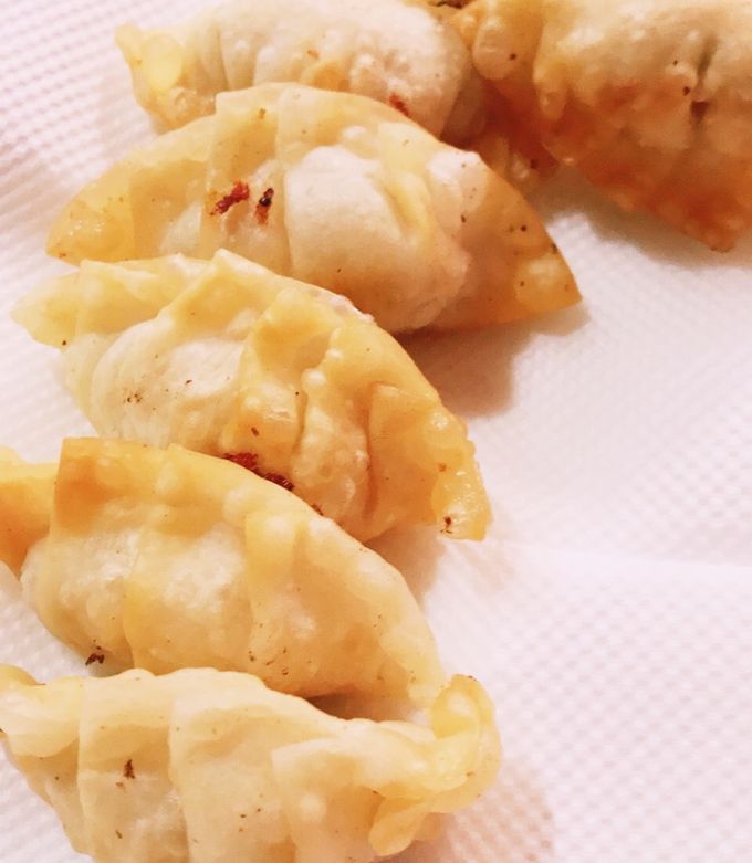 ご飯が進む!ツナと玉ねぎの揚げ餃子-レシピのメイン写真