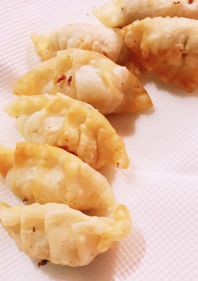 ご飯が進む！ツナと玉ねぎの揚げ餃子-レシピのメイン写真