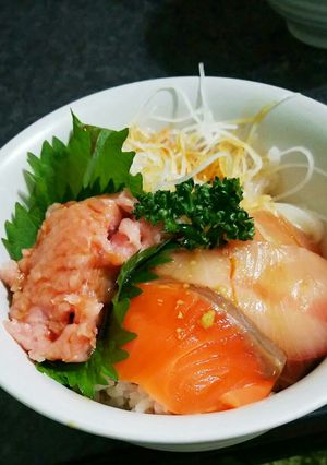 我が家の海鮮丼(わさび醤油タレVer.)-レシピのメイン写真