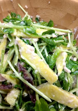 さつまいもと豆苗のキレイ色サラダ-レシピのメイン写真