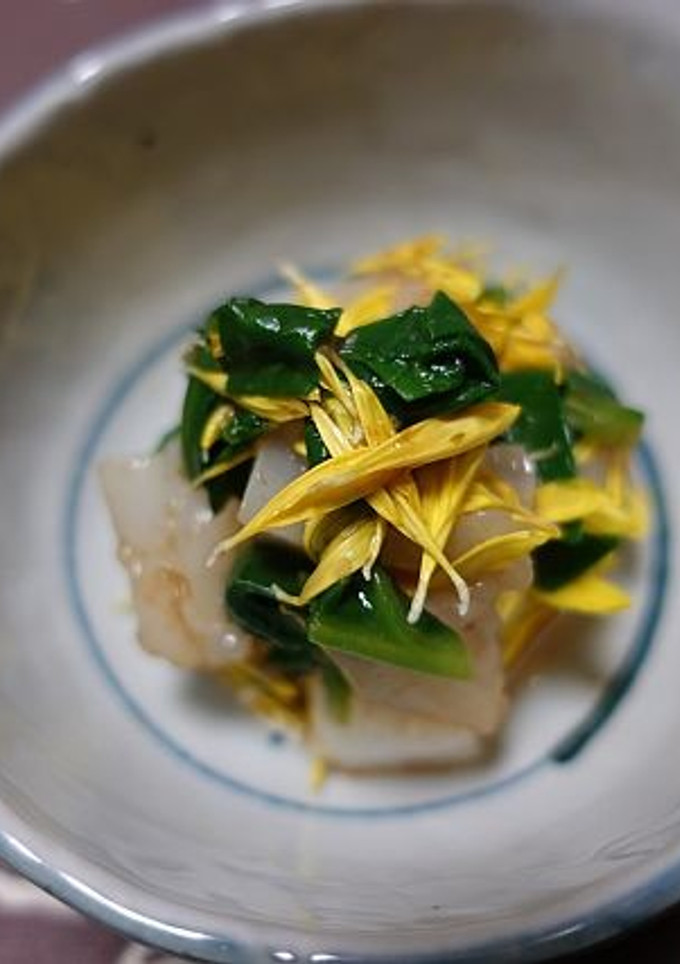 つるむらさきと烏賊、菊花の和え物-レシピのメイン写真