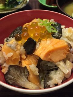 鮭とキノコの土鍋炊き込みご飯-レシピのメイン写真
