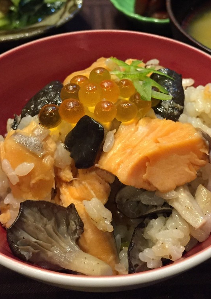 鮭とキノコの土鍋炊き込みご飯-レシピのメイン写真