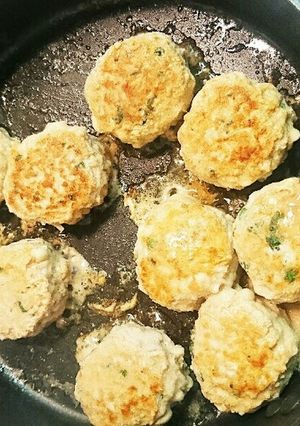 玉ねぎなし☆紫蘇とえのきのハンバーグ-レシピのメイン写真
