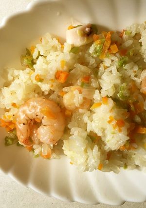 炊飯器で炊くシーフードピラフ風-レシピのメイン写真