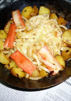 ポテト＋カニかま＋チーズの焼きうどん-レシピのメイン写真