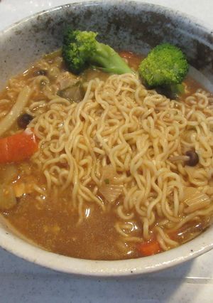 主婦のお昼、豚汁でラーメン-レシピのメイン写真