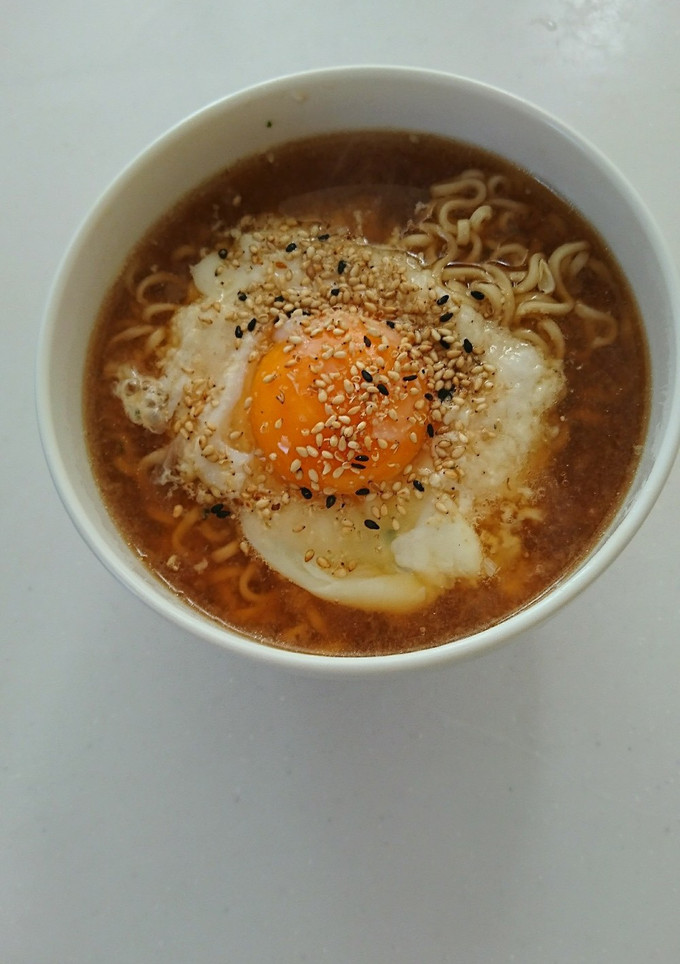 とろとろ月見ラーメン-レシピのメイン写真