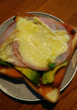 ハイジのチーズでアボガドトースト-レシピのメイン写真