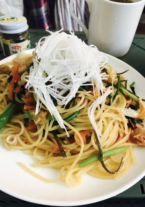 小松菜と鮭缶のあり合わせパスタ-レシピのメイン写真