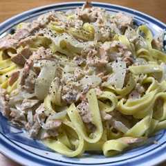 รูปของ 秋鮭と牛乳で サーモンクリームパスタ