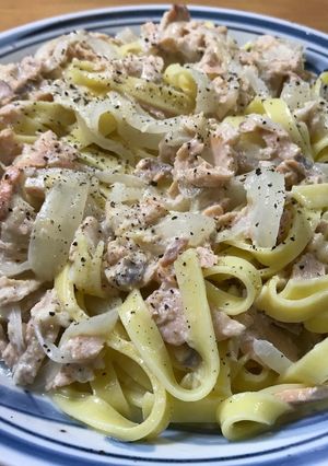 秋鮭と牛乳で サーモンクリームパスタ-レシピのメイン写真